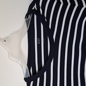 GAP t shirt